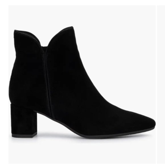 Aquatalia Black Suede Kaylani Pointed Toe Bootie, size 7.5 - Picture 1 of 6